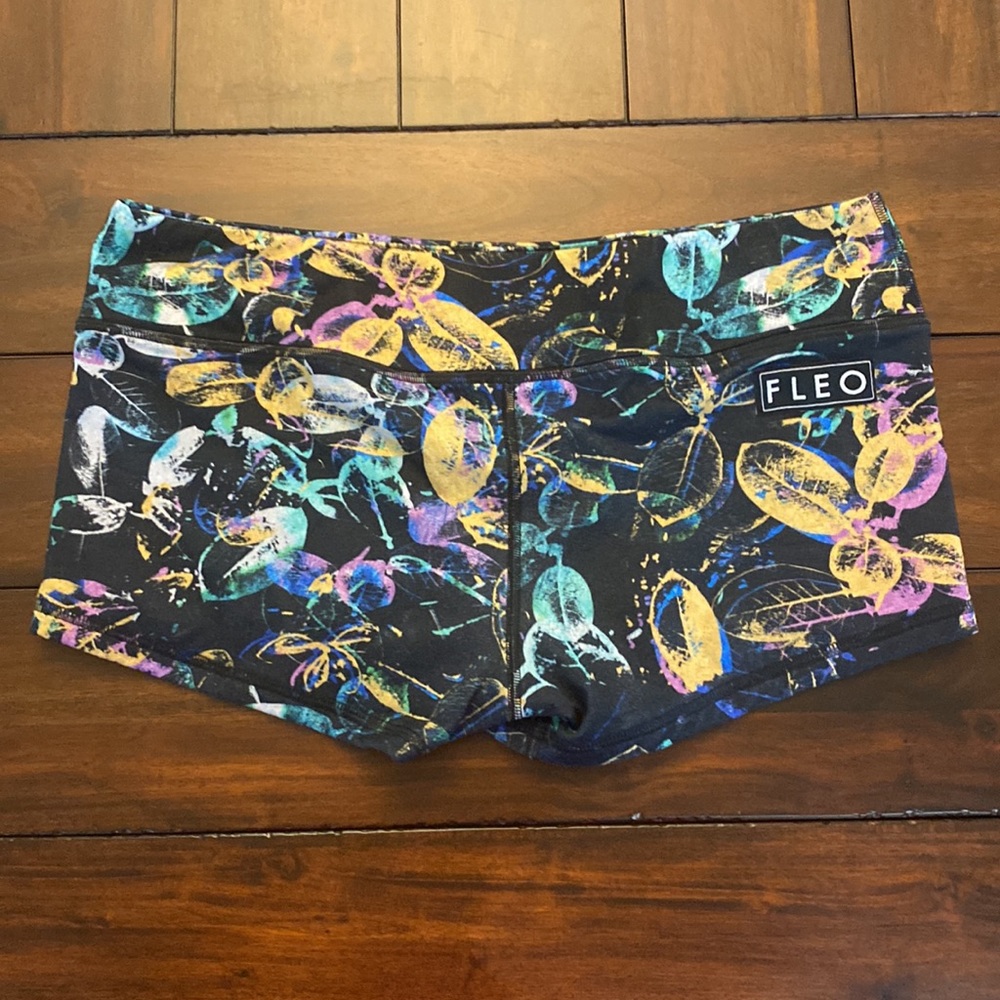 Fleo AU original shorts size XL - Picture 2 of 3